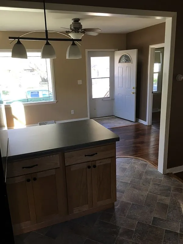 2 bed, 900 sqft, $950 — Photo 2