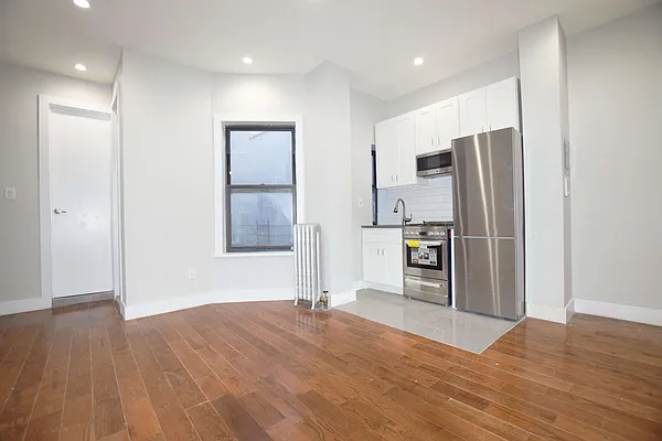 Rented by Uptown Flats LLC | media 18