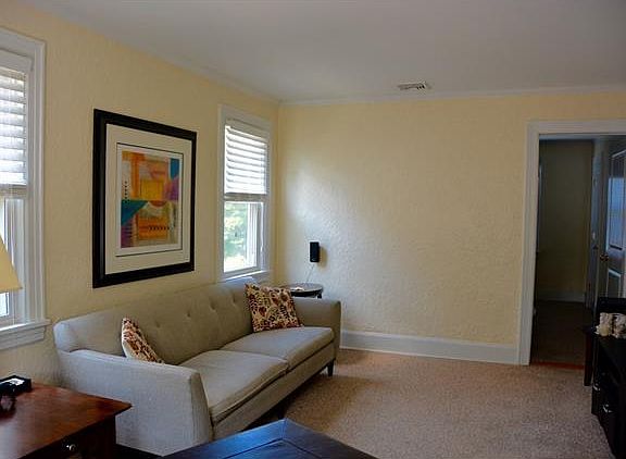 3rd image of 409 Delancey Ave #B