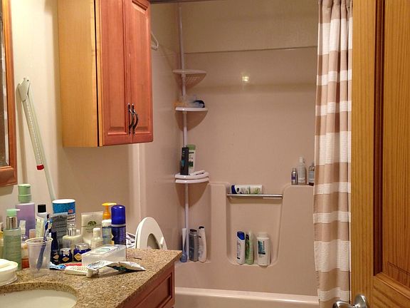 4th image of 208 Fernwood Ct #208