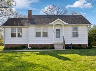 701 Riverside Dr, Columbia, TN 38401