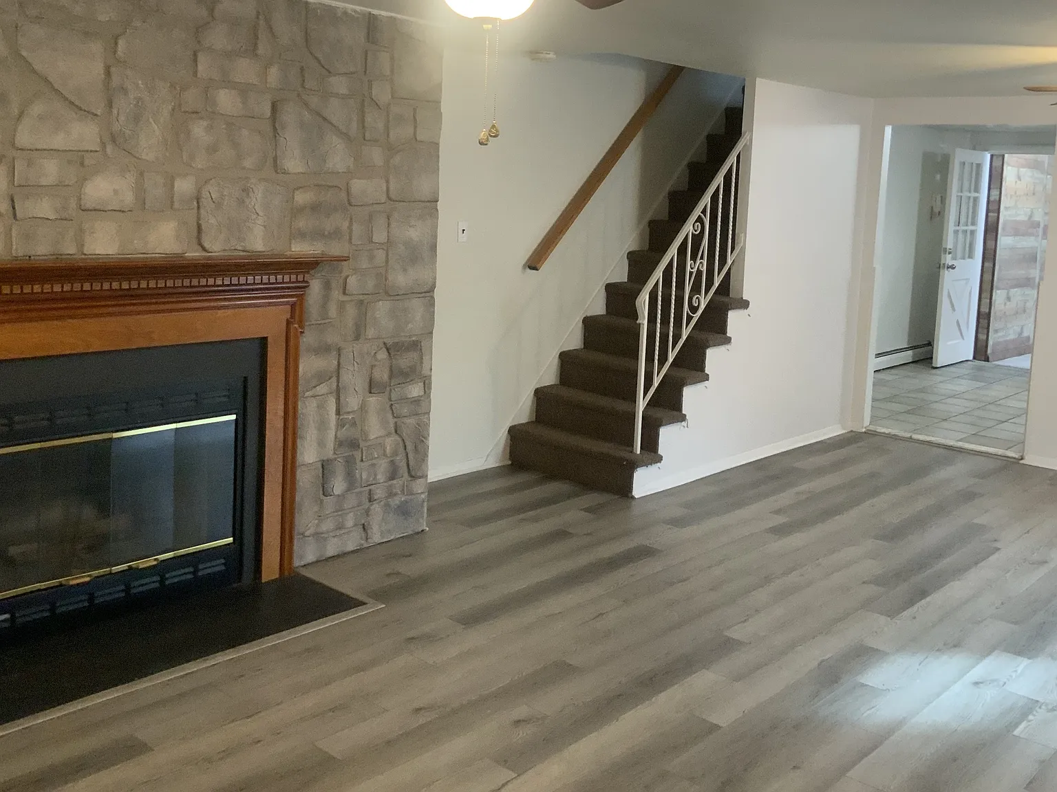 660 Sandy St — Photo 3