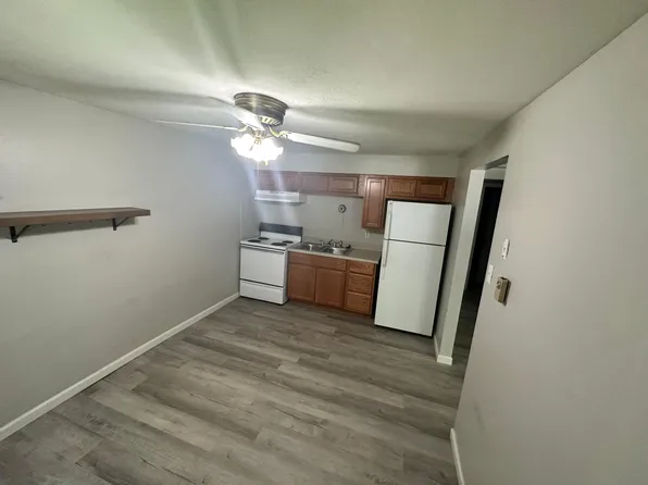 2126 Linnus Dr APT 2, High Ridge, MO 63049