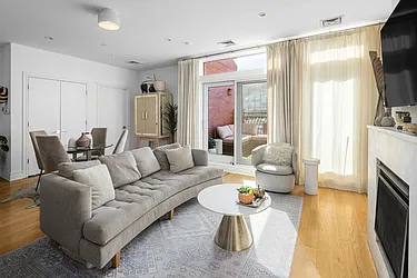 525 Myrtle Avenue, #701