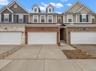 809 Courtland Ln, Troy, MI