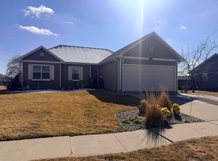 1555 Brandon Dr, Vermillion, SD 57069