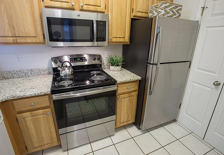 Renaissance Place Apartments — Photo 37