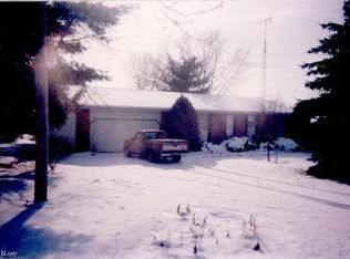 9894 Georgetown St NE, Louisville, OH 44641