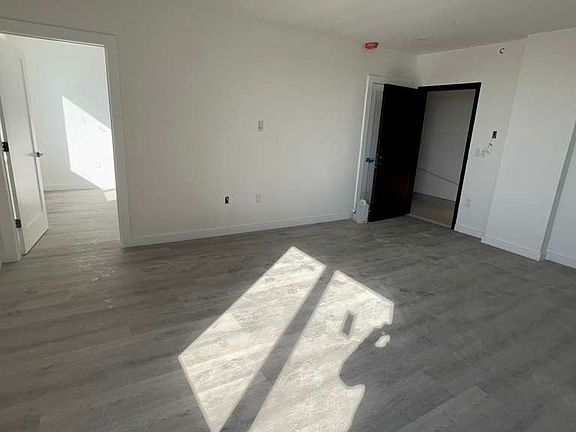 3rd image of 40 W 176th St #2