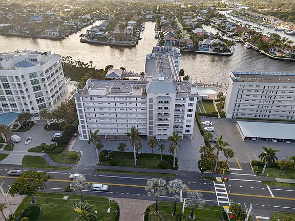 4th image of 3114 S Ocean Boulevard #205