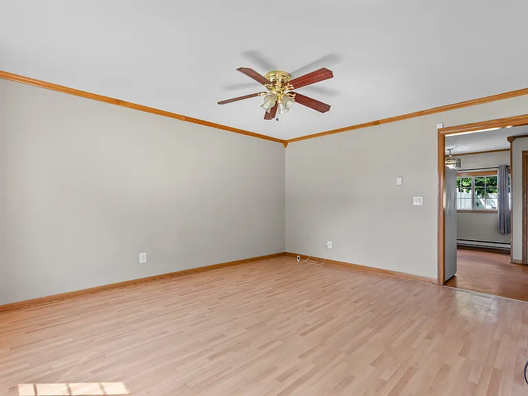 1072 N Highland Ave — Photo 2