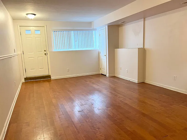35 Chesterfield Ln #1 — Photo 3