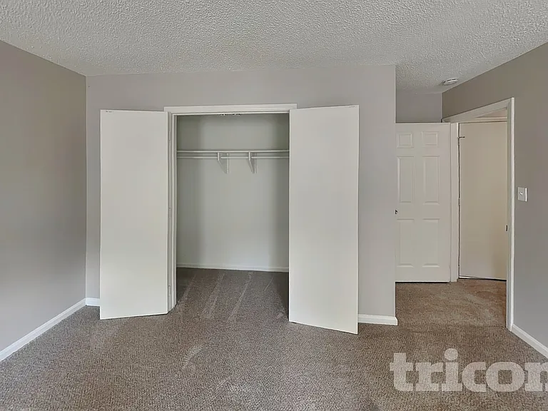 7400 Palmetto Ct — Photo 10