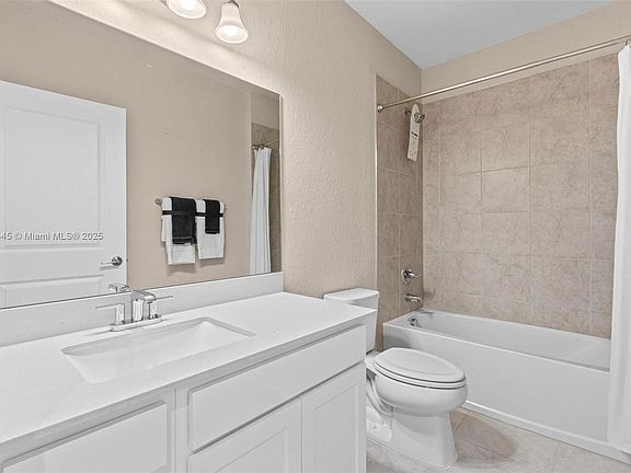 5th image of 432 NW 10th Ct