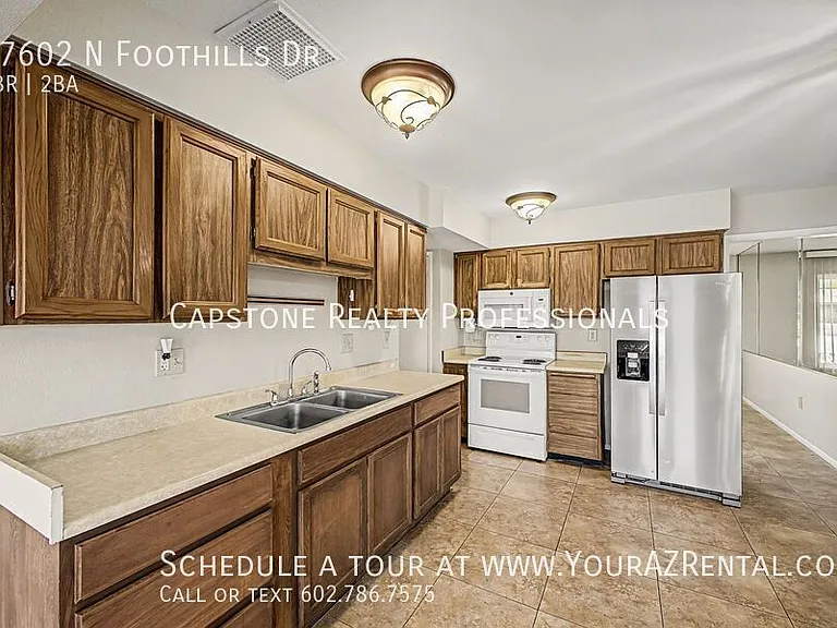 17602 N Foothills Dr — Photo 11