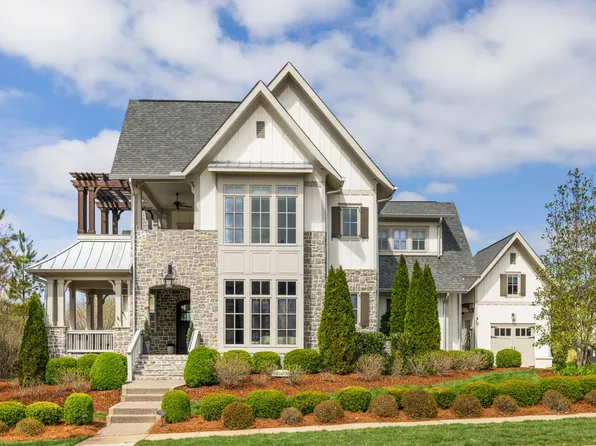 7000 Lanceleaf Dr, College Grove, TN 37046