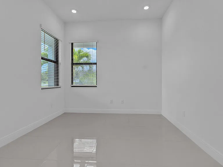 5501 Santa Rosa Ln — Photo 11
