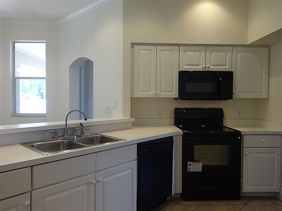 2nd image of 816 Elm Forest Dr