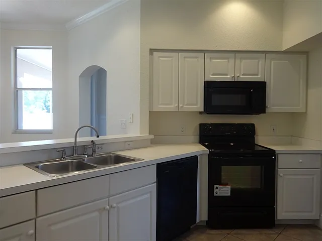816 Elm Forest Dr — Photo 2