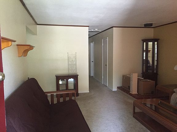 5th image of 813 Garden Gate Dr