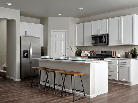 The Telluride modeled at Horizon Uptown.