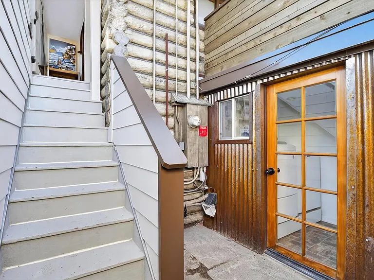1252 Glenneyre St — Photo 32