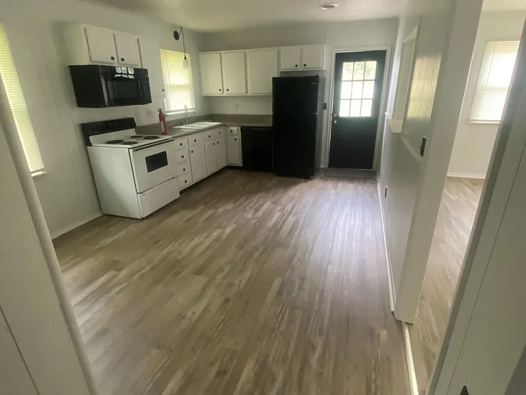 2090 Shelby Dr — Photo 5