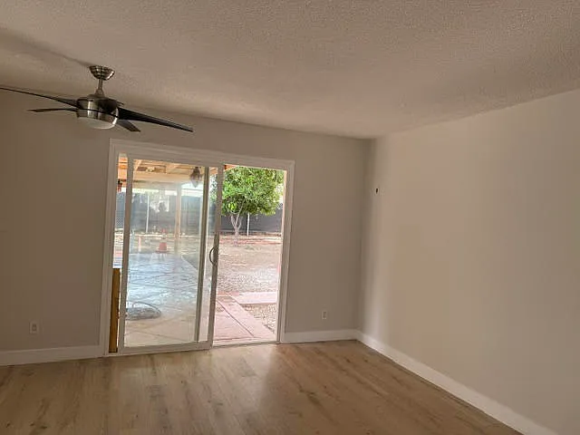 24036 Kittridge St — Photo 6