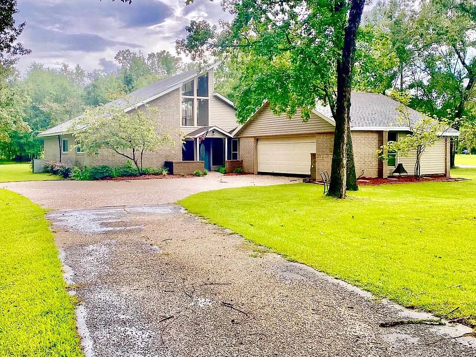 1st image of 427 Piney Point Dr