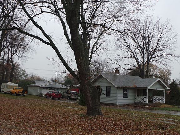 2nd image of 4926 Camden St