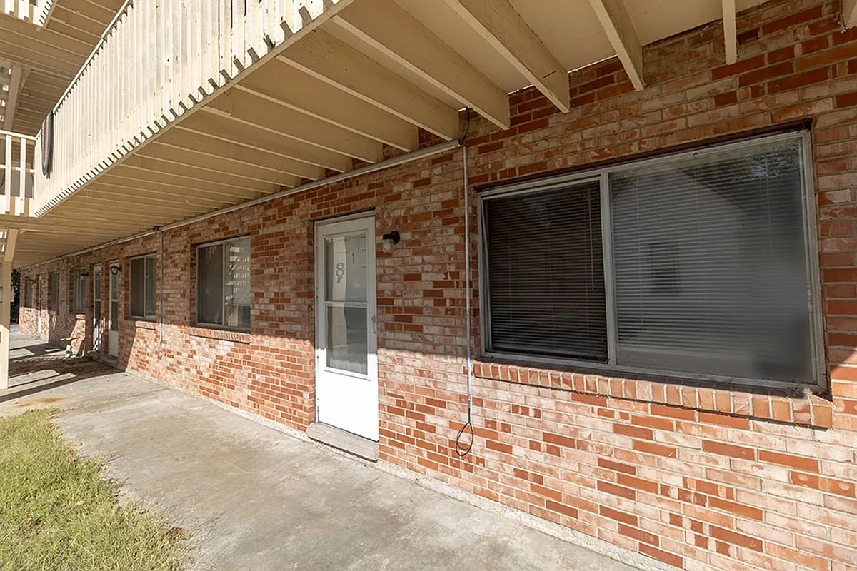 Building Photo - 801 N Ann St #1