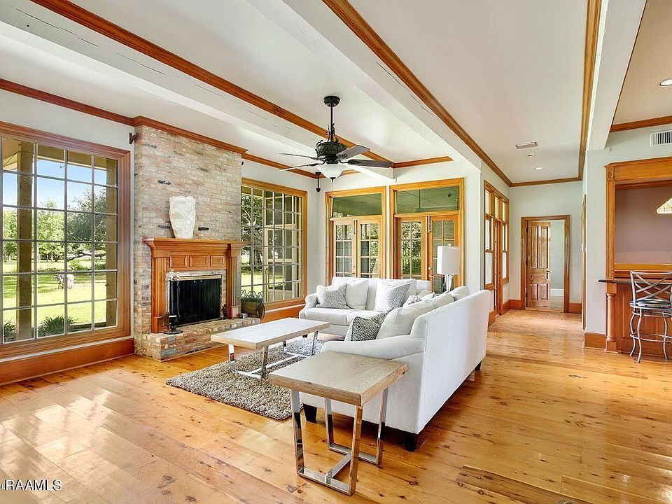 221 Moulin Rd, Broussard, LA 70518 Zillow