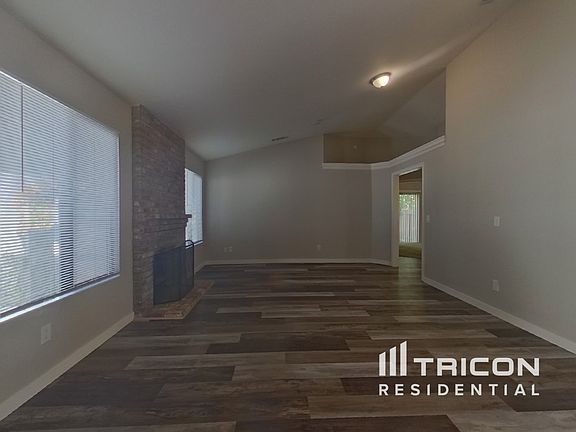 4th image of 567 Eldridge Ave