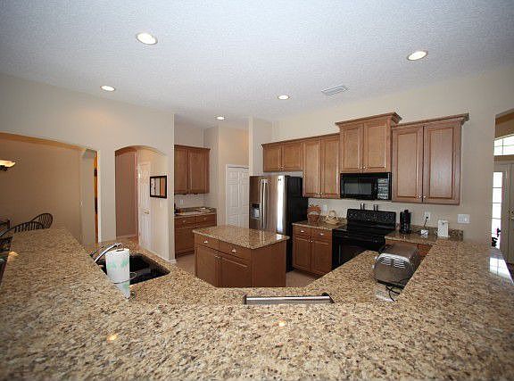 4th image of 349 Palmas Cir