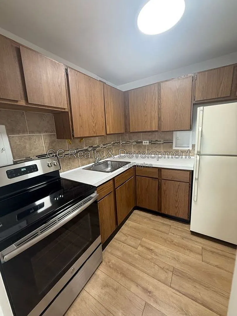 1 bed, 1.0 bath, 845 sqft, $1,900 — Photo 4