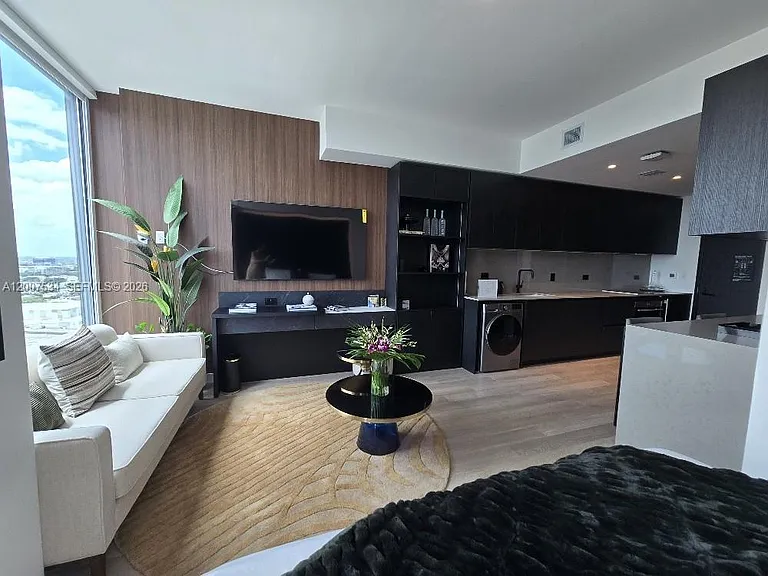 20 NE 11th St #2307 — Photo 9