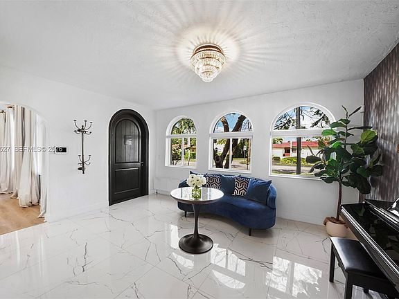 3rd image of 5237 La Gorce Dr
