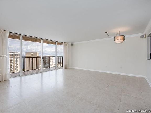 5th image of 1450 Brickell Bay Dr APT 1514