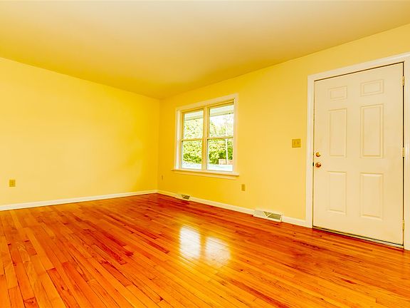 5th image of 6 Hathorn St