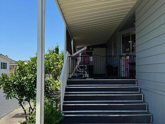 5th image of 165 Blossom Way #540