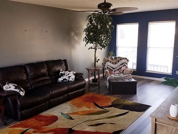 5th image of 10047 Golden Pond Dr