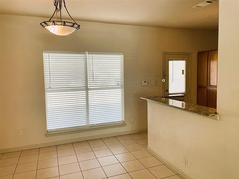2320 Calendar Ct — Photo 17