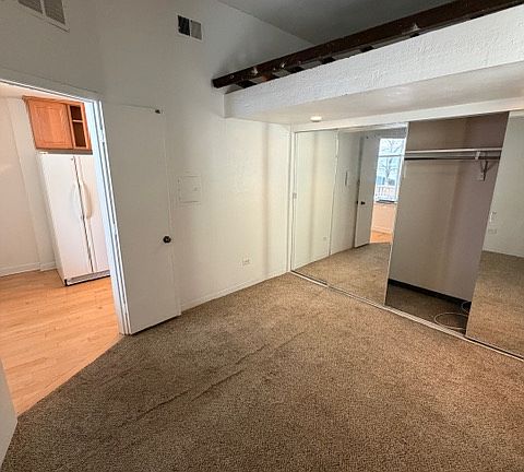 4th image of 1039 N La Salle Dr APT 10