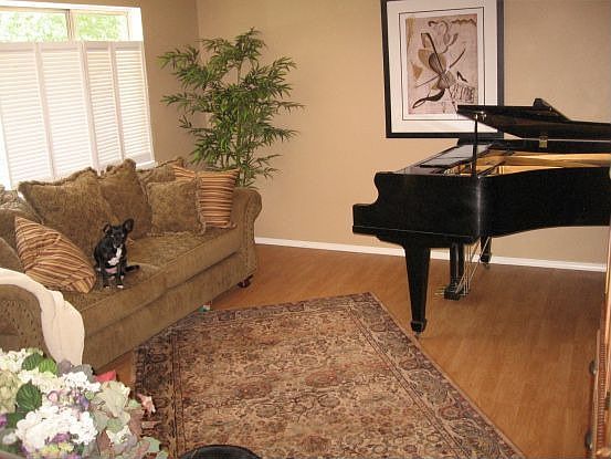 Front Room (upstairs)