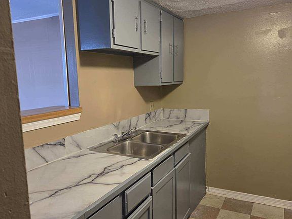 3rd image of 2600 Huntsville St APT A