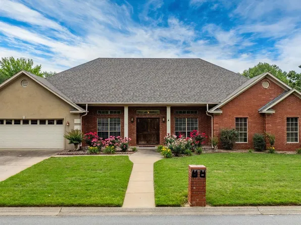 1940 Royal Dr, Conway, AR 72034