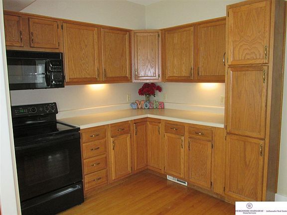 2nd image of 633 S 32nd Ave