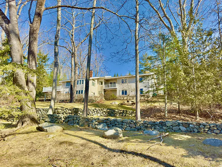 315 Bayview St — Photo 3