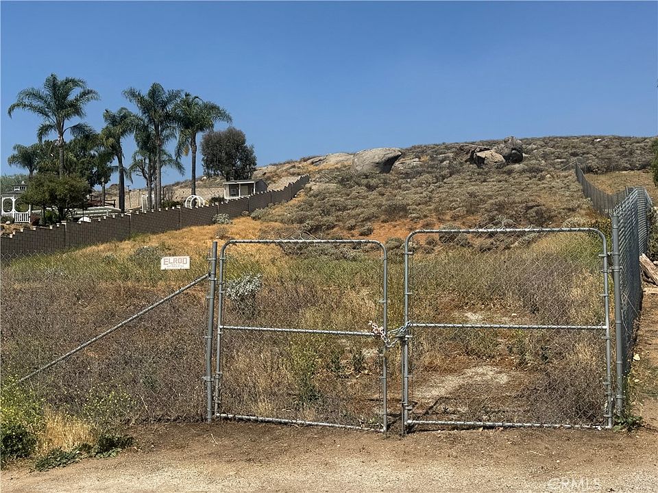 1st image of 3829 Scenic Dr #4