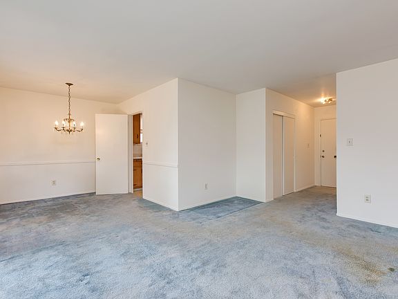 4th image of 4122 Mount Everest Blvd